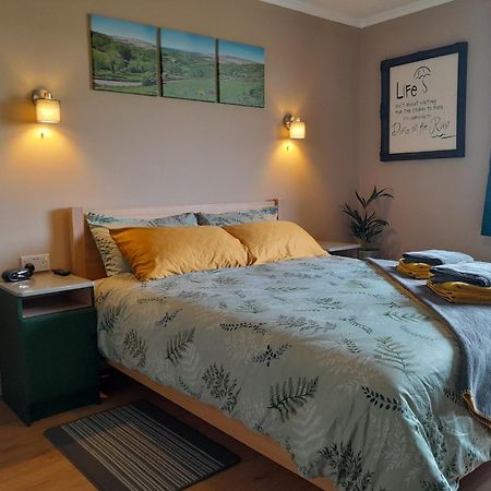 Slieve Elva B&B Лисдунварна Экстерьер фото